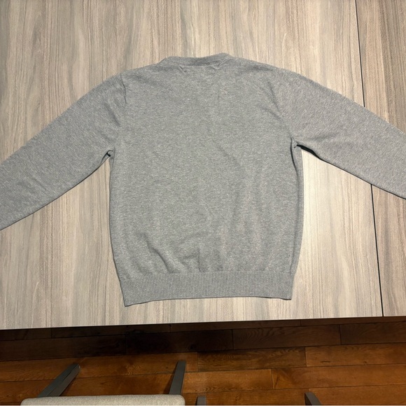 Used Tommy Hilfiger Pullover Sweater Mens Medium Gray Knit V Neck Pima Cotton - Picture 2 of 4